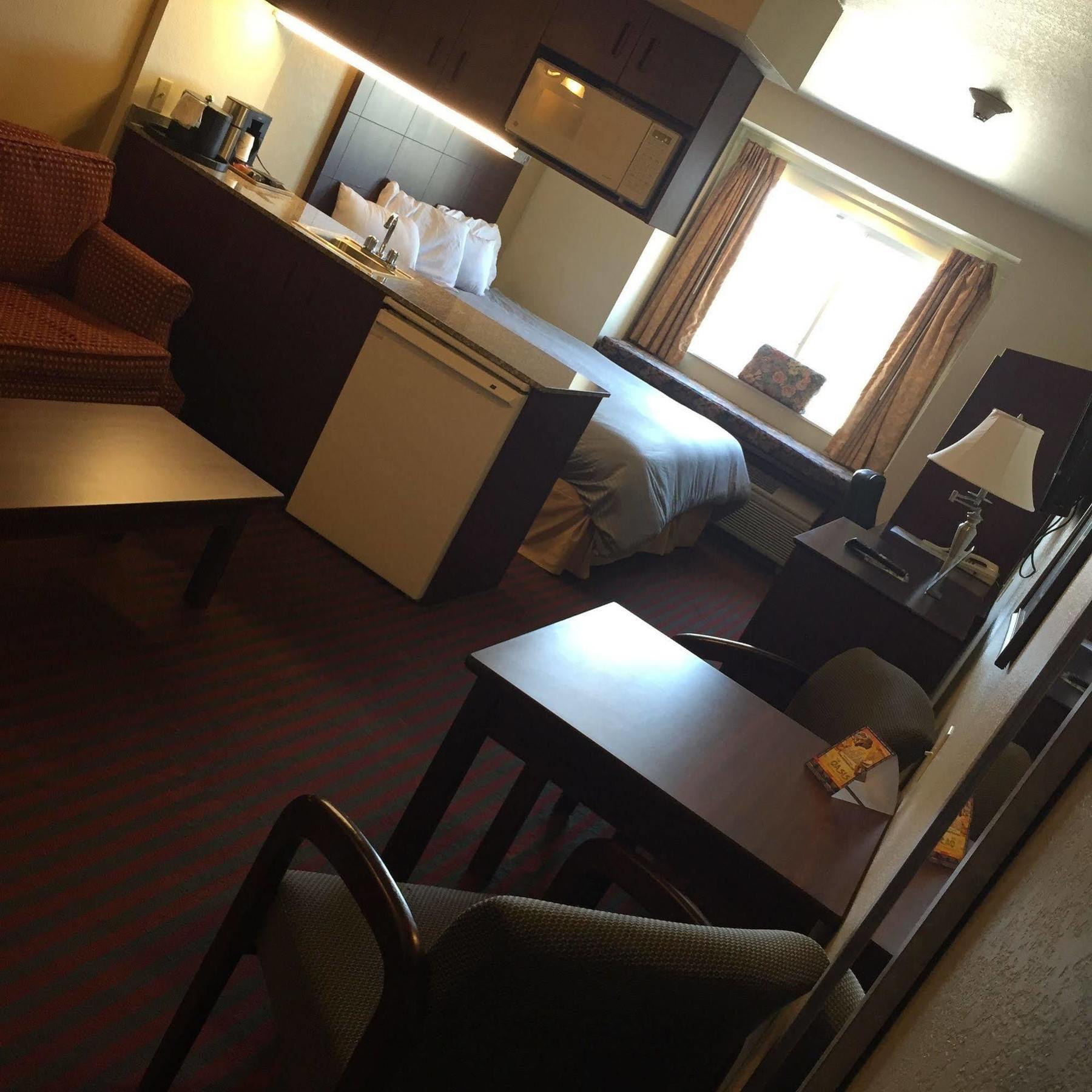 Bridgepointe Inn & Suites Toledo-Perrysburg-Rossford-Oregon-Maumee By Hollywood Casino Northwood Esterno foto